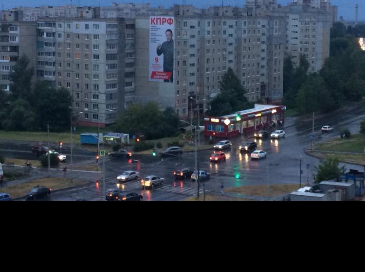 Городские власти демонтировали баннеры КПРФ во Владимире