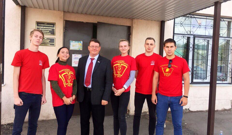 Первый секретарь Самарского обкома КПРФ Алексей Лескин провел встречу с жителями села Богатое