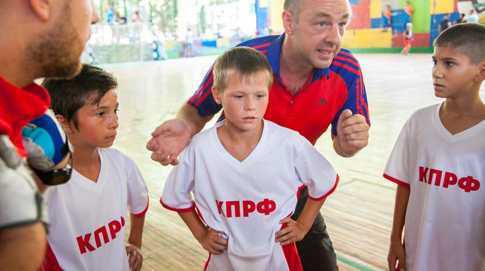 Спортклуб КПРФ провел в Крыму «Кубок Ильи Самохина»