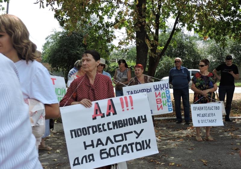 Лидер ставропольских коммунистов Виктор Гончаров: Власти обязаны не заставлять горбатиться россиян до могилы, а развивать экономику
