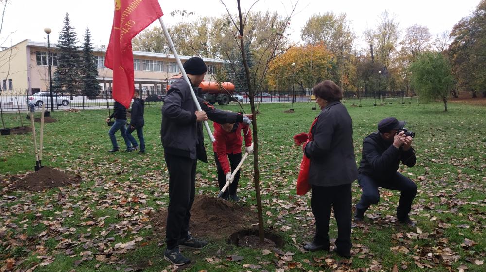 Калининград. Новая городская аллея в честь 100-летия Комсомола!