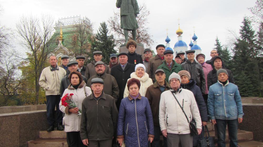 В Тамбове состоялось возложение цветов к монументам в честь 100-летия Ленинского Комсомола 