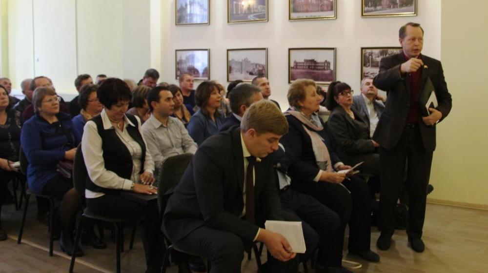 Саратовская область. По инициативе парламентария-коммуниста организована учеба для недавно избранных депутатов