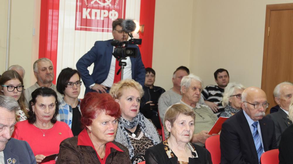 Торжественная встреча поколений и автопробег, посвящённые 100-летию ВЛКСМ, прошли в Костроме