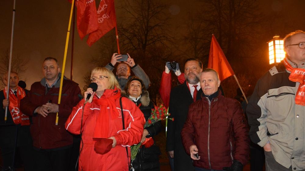 Эту песню не задушишь, не убьёшь! Великий Октябрь в городе Ленина