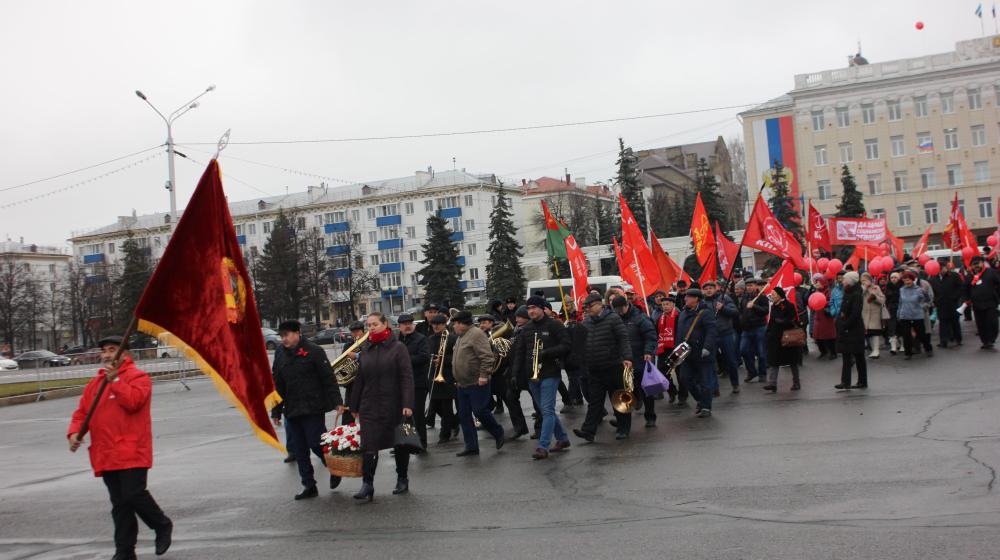 Республика Башкортостан. В честь 101-й годовщины Великого Октября в Уфе состоялись демонстрация и митинг