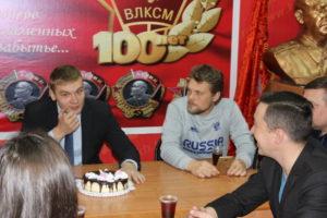 Глава Хакасии, лидер коммунистов республики Валентин Коновалов встретился с активистами народного движения «Я не боюсь»