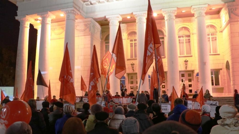 Годовщина Великого Октября в Саратовской области