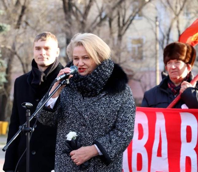 Вперед, боевые подруги!