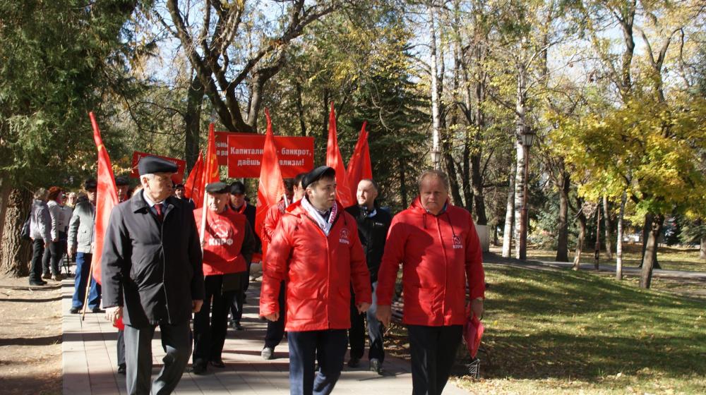 В Карачаево-Черкесии состоялся ряд мероприятий, посвященных 101-летию Великого Октября