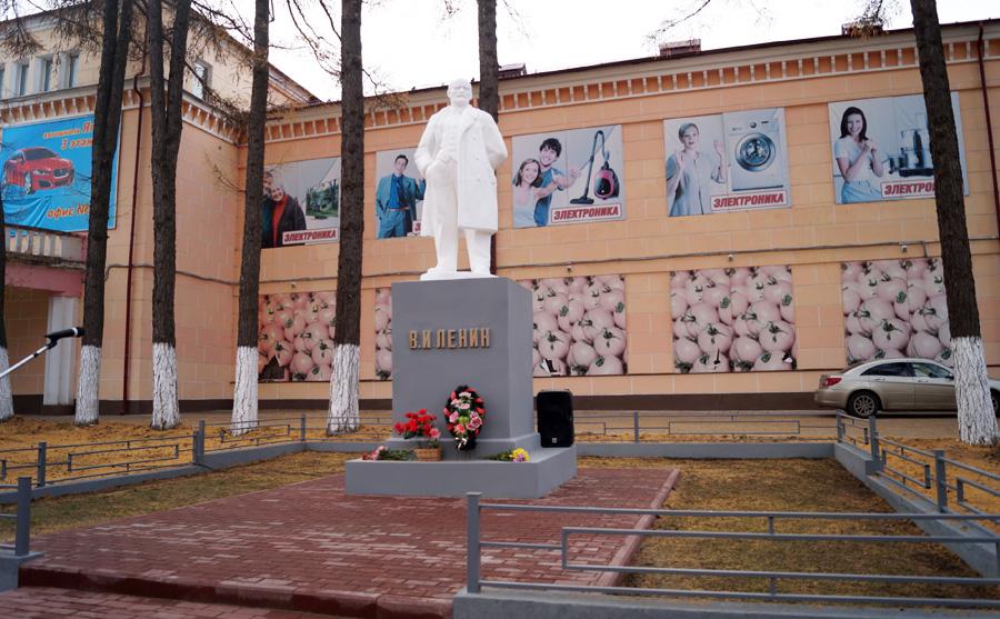 В городе Фурманов Ивановской области открыли вновь отреставрированный памятник В.И. Ленину