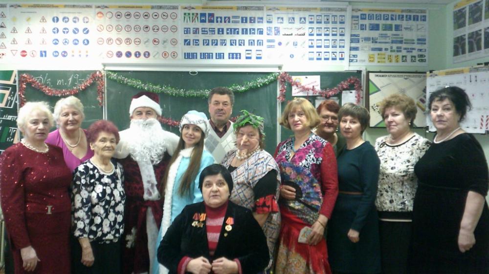 Тюменская область. Ялуторовские коммунисты поздравляют детей с Новым годом!