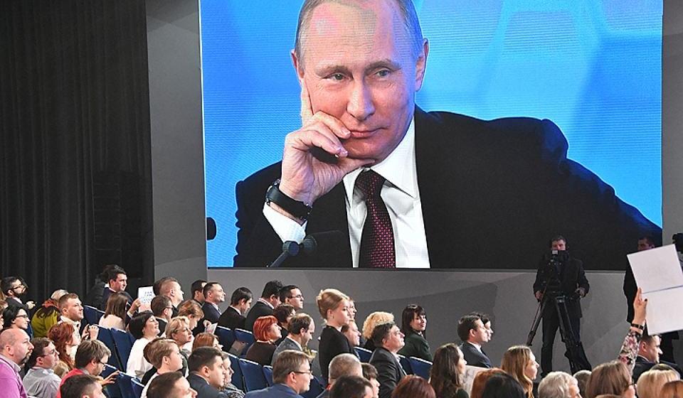 Публицист Валентин Симонин: Смешная ситуация, когда правая рука не знает, что творит левая