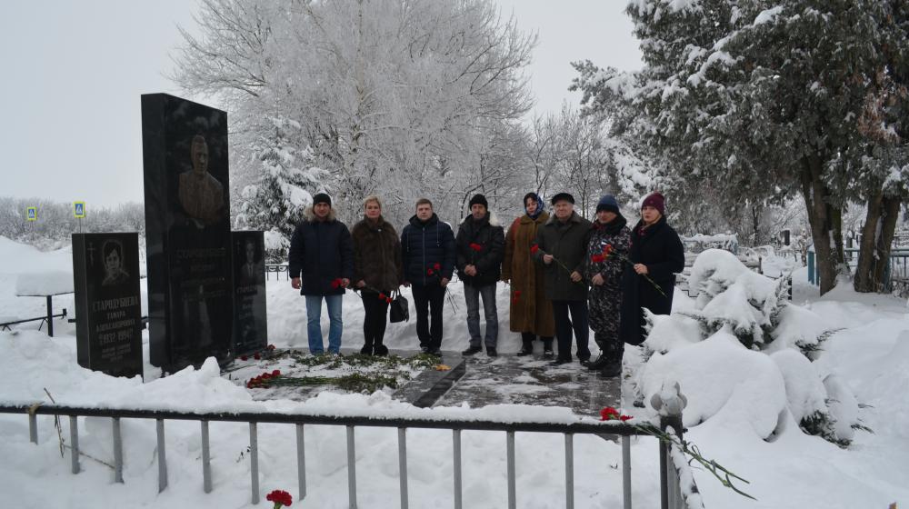 В Тульской области прошло возложение цветов в День рождения государственного деятеля В.А. Стародубцева