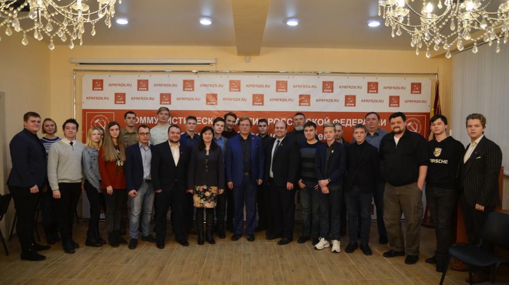 Заведующий Отделом ЦК КПРФ по молодёжной политике Ярослав Листов провёл в Рязани лекцию на тему «Фальсификация истории»