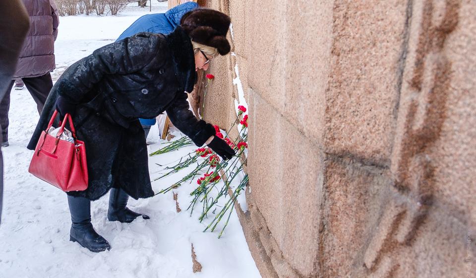 Красноярские коммунисты почтили память бывшего ссыльного И.В. Сталина возле мемориала «Кандальный путь»