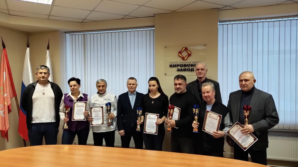 В Санкт-Петербурге депутат Сергей Пантелеев наградил лучших спортсменов и тренеров, представляющих спортивный клуб "Кировец"