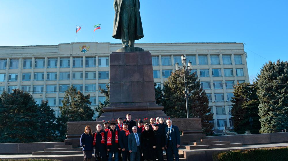 В Дагестане почтили память В.И. Ленина