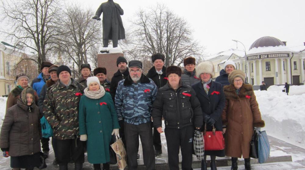 Коммунисты Тамбовской области почтили память вождя мирового пролетариата