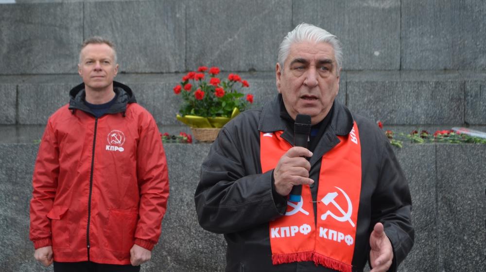 Севастопольские коммунисты почтили память В.И. Ленина