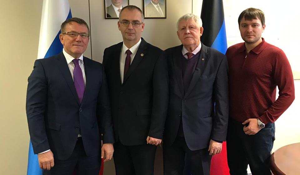 Первый секретарь Якутского рескома КПРФ Виктор Губарев: Донбасс не оставим в беде