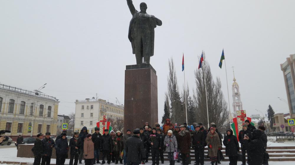 Коммунисты Тамбова почтили память вождя мирового пролетариата