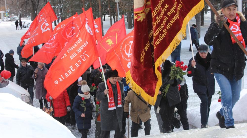 Республика Башкортостан. В Уфе состоялся митинг в честь 101-й годовщины Советской Армии и Военно-Морского Флота