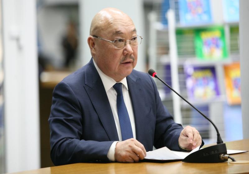 Первый секретарь Калмыцкого рескома КПРФ Николай Нуров приветствовал педагогов в Международный день родного языка