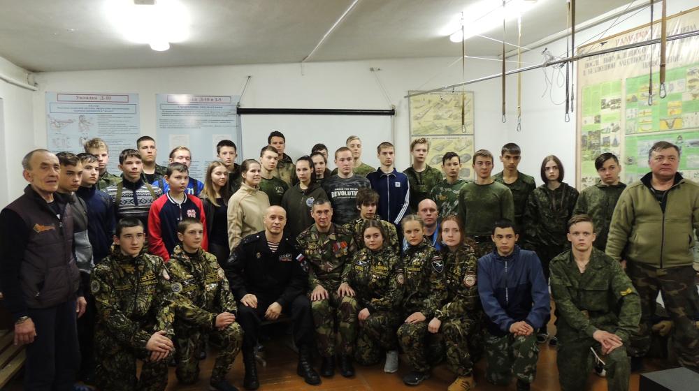 Спортклуб Челябинского обкома КПРФ провёл учебно-тренировочный сбор для подростков в честь Дня Красной Армии
