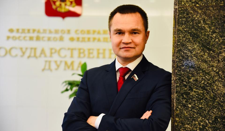 Депутат Сергей Казанков предложил ввести налоговый вычет на покупку подгузников и детских колясок