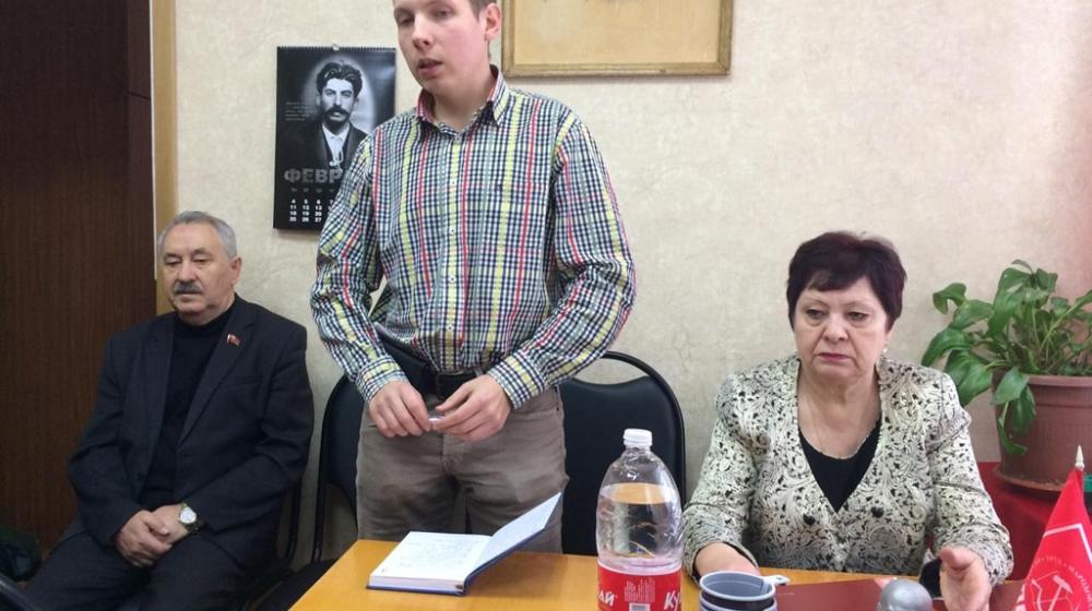 В Тамбове депутаты отчитались перед коммунистами