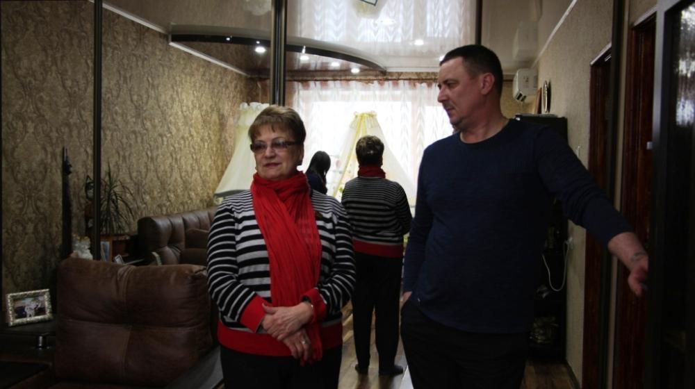 Ольга Алимова поздравила саратовских близнецов с первым юбилеем