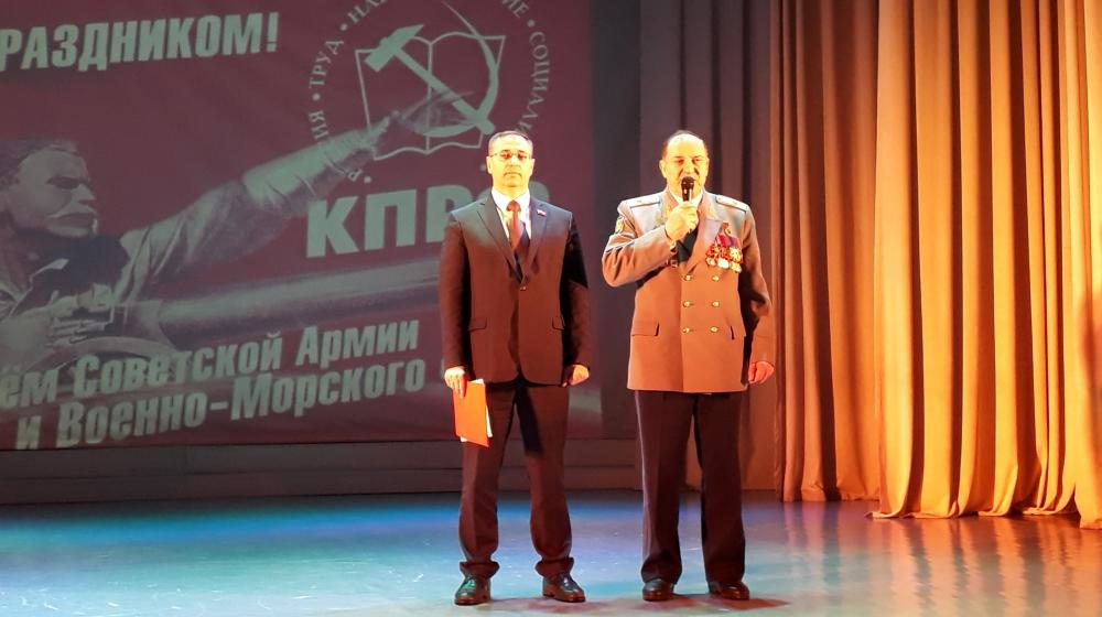 Оренбургские коммунисты организовали праздничный концерт-поздравление с 23 февраля