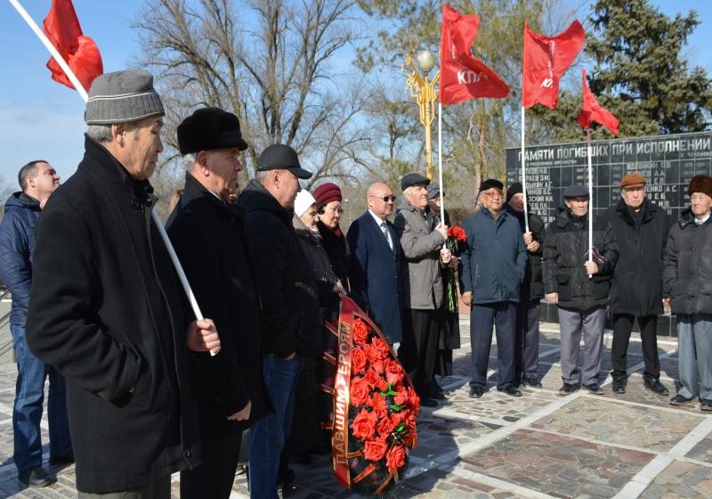 Коммунисты Калмыкии в канун 101-й годовщины со дня создания Красной Армии и Военно-Морского Флота провели ряд мероприятий