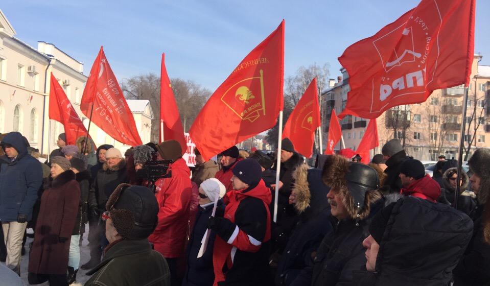 На митинге против мусорной реформы в Ульяновске народ призвал отправить губернатора Морозова в отставку