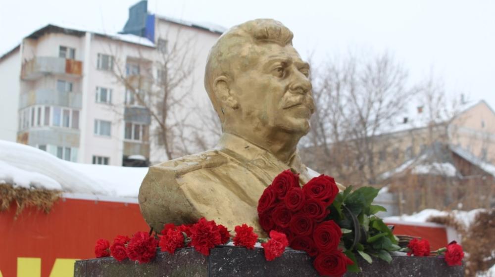 В Пензе почтили память генералиссимуса Сталина