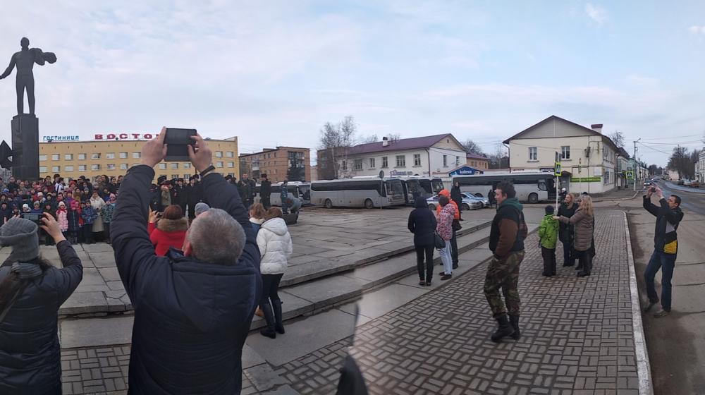 Московские комсомольцы организовали экскурсионную поездку в город Гагарин 