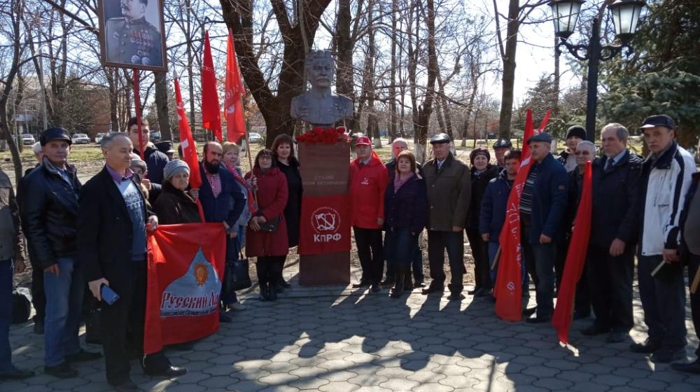 На Кубани в день памяти Сталина красный автопробег прокатился от Майкопа до Белореченска
