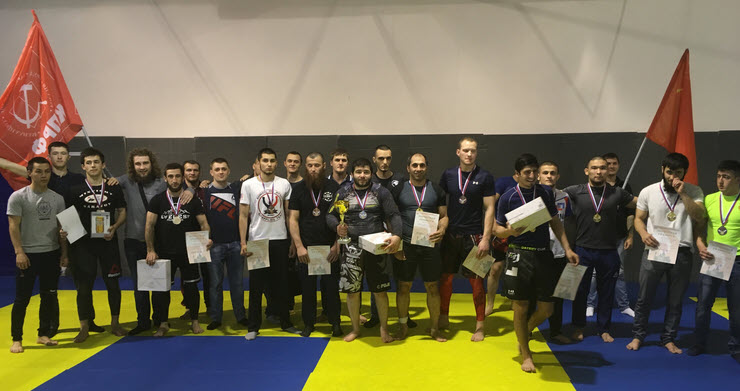 Саратов. Награды КПРФ спортивным чемпионам