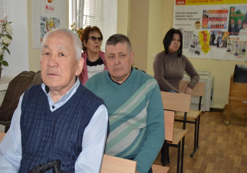 Лидер коммунистов Калмыкии Николай Нуров провел совещание с первыми секретарями местных отделений партии