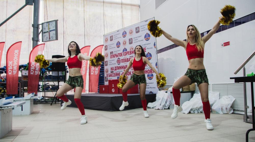 Спортивный клуб КПРФ провел второй этап заплывов в бассейнах