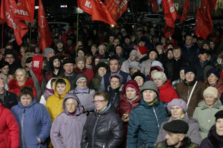 «Луч света в темном царстве». Нижегородское региональное отделение КПРФ провело митинг в Балахне
