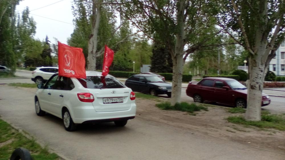 Сталинградские коммунисты отметили День Знамени Победы