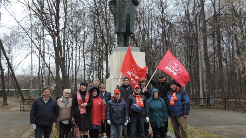 Коммунистические субботники в Москве: старт взят