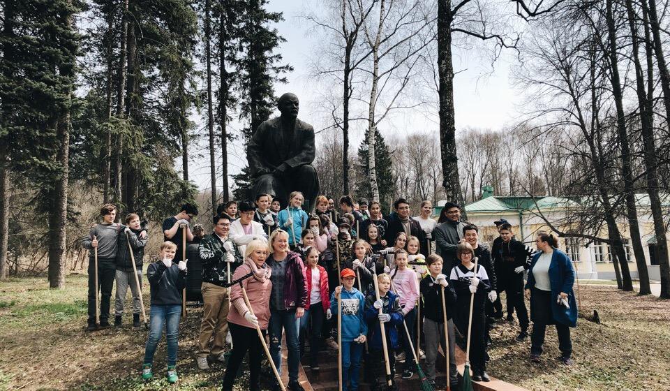 Субботник в Ленинских Горках