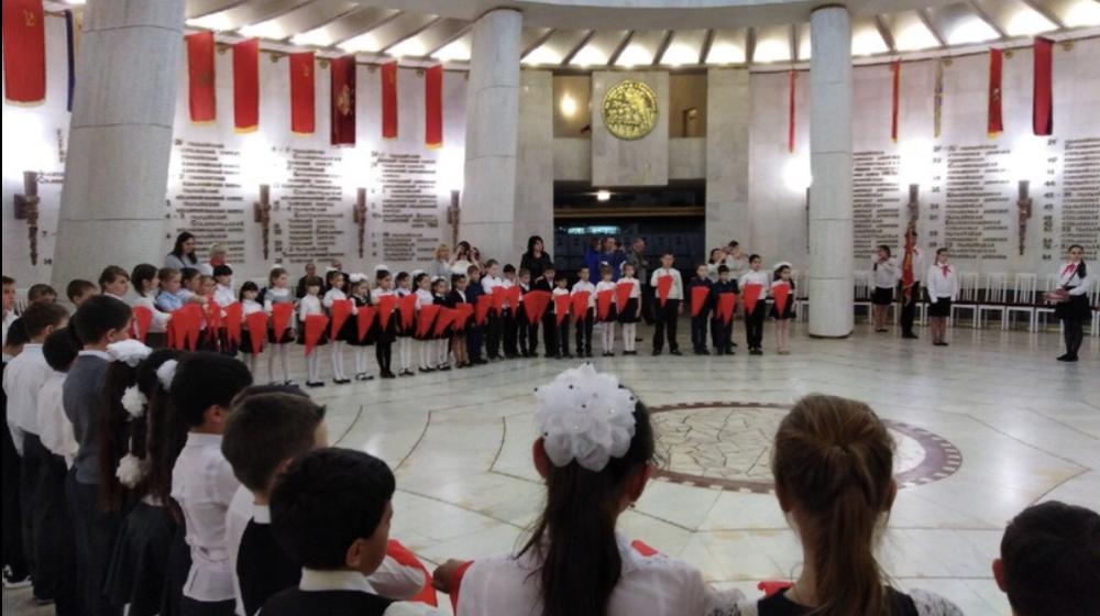 В Волгограде прошел торжественный прием в пионеры