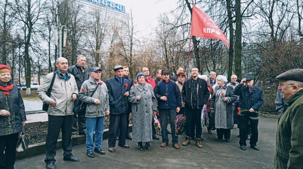 В Орле коммунисты отметили День авиации и космонавтики