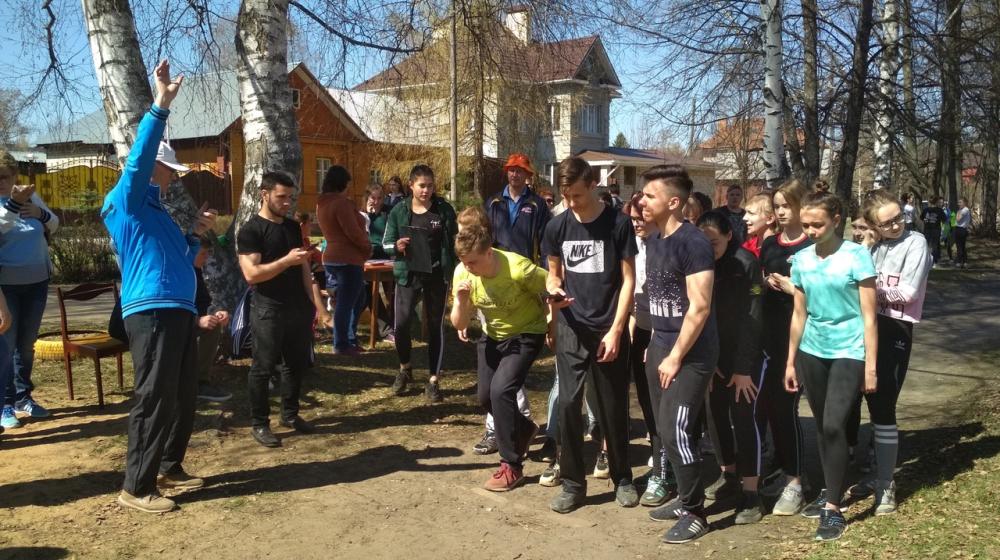 В Шуе прошел легкоатлетический кросс первокурсников, посвященный 100-летию Ленинского комсомола Ивановской области