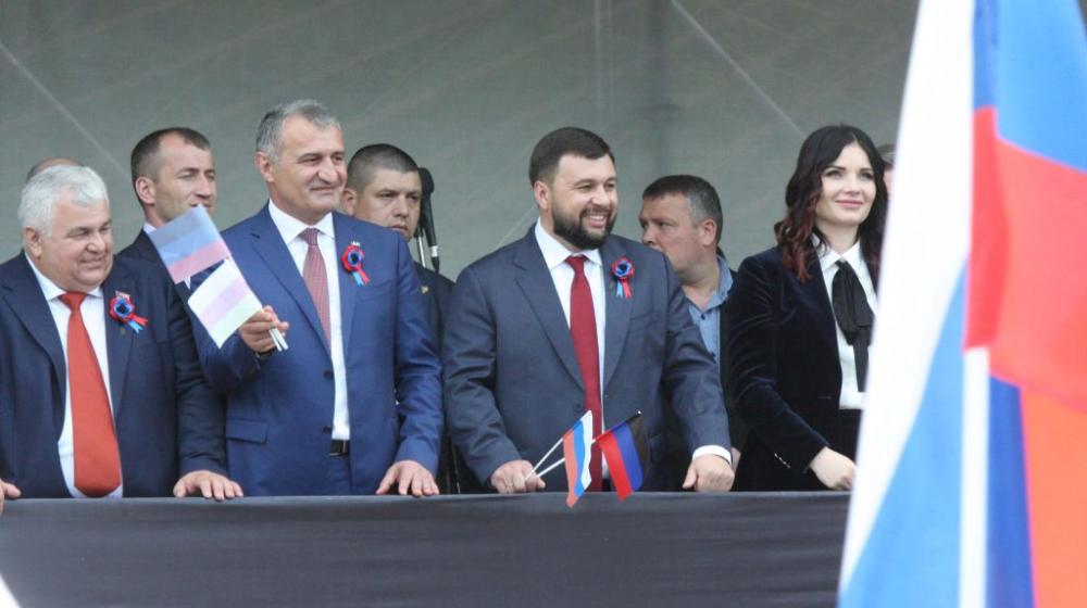 Казбек Тайсаев, Александр Ющенко, Виктор Губарев, Владимир Родин, Юлия Михайлова, Юлий Якубов с 10 по 12 мая приняли участие в праздничных мероприятиях в ДНР и ЛНР