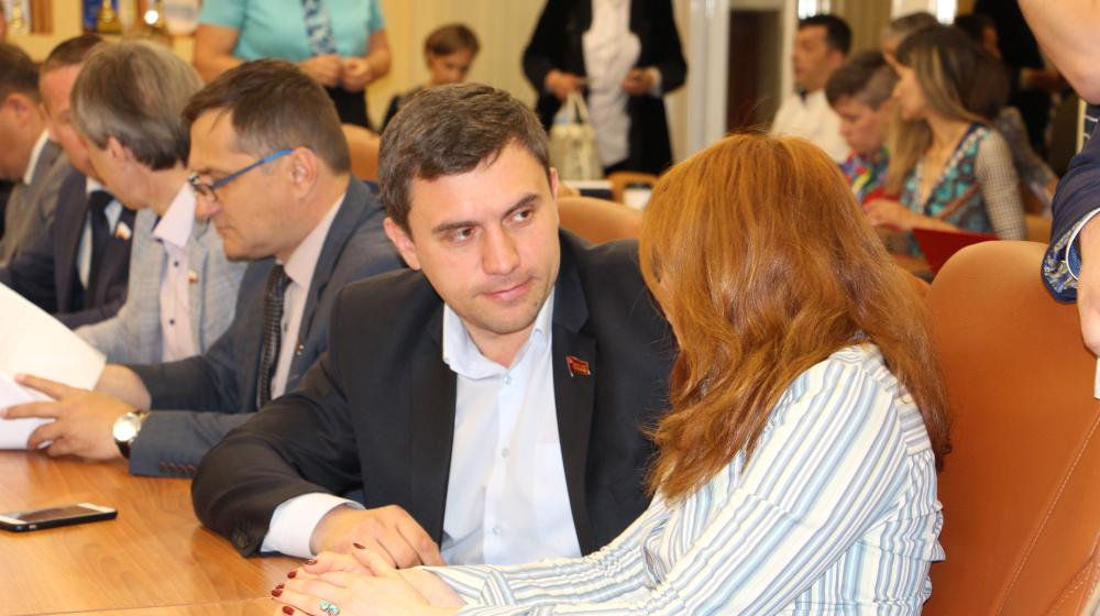Саратовская область. Единоросское большинство против уменьшения расстояния между участниками одиночных пикетов